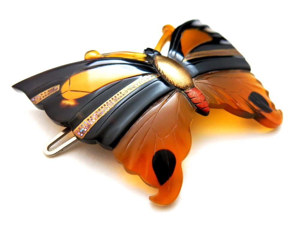 美しい蝶のべっ甲螺鈿金蒔絵ローマ留め2019｜べっ甲職人の技が光る、髪 