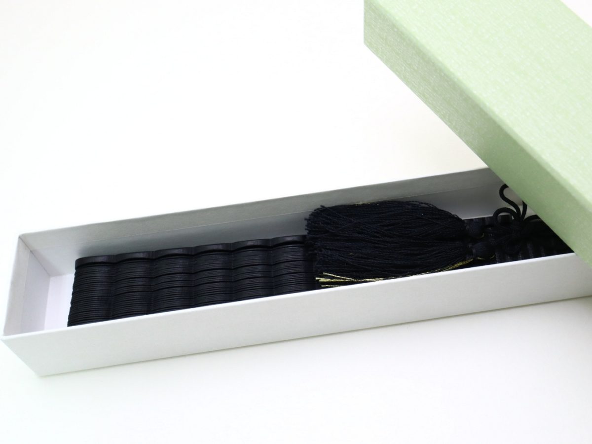 総竹扇子｜総竹透かし彫り扇子｜男女兼用抽象柄、洋装にもお勧めな総竹扇子７寸５分