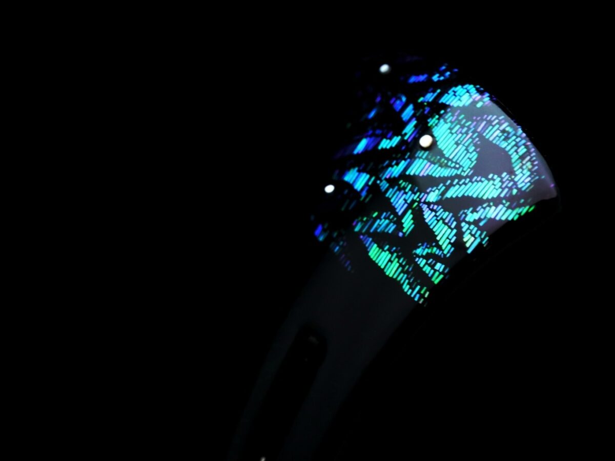 蒼翠色に美しく輝く螺鈿かんざし2025｜木製オーロラ煌めく簪