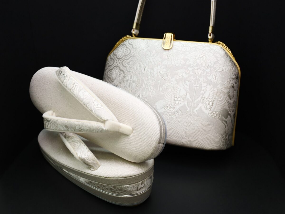 正絹和装バッグ草履セット2025|結婚披露宴、留袖などお勧め|服部織物こはく錦狩猟文様