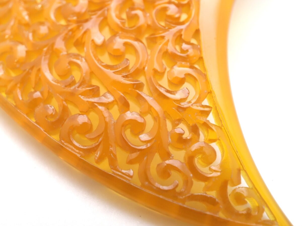 白べっ甲唐草彫りかんざし｜結婚式、黒留袖から普段着までお勧め