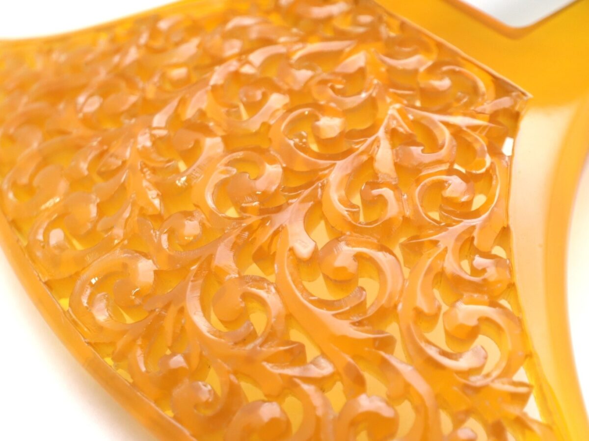 白べっ甲唐草彫りかんざし｜結婚式、黒留袖から普段着までお勧め