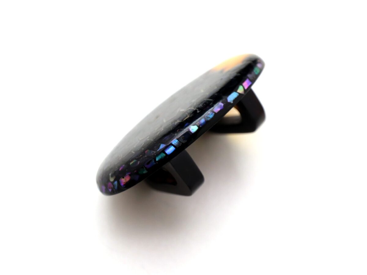 べっ甲螺鈿尽くし帯留2025｜ステンドグラスのような美しい輝き