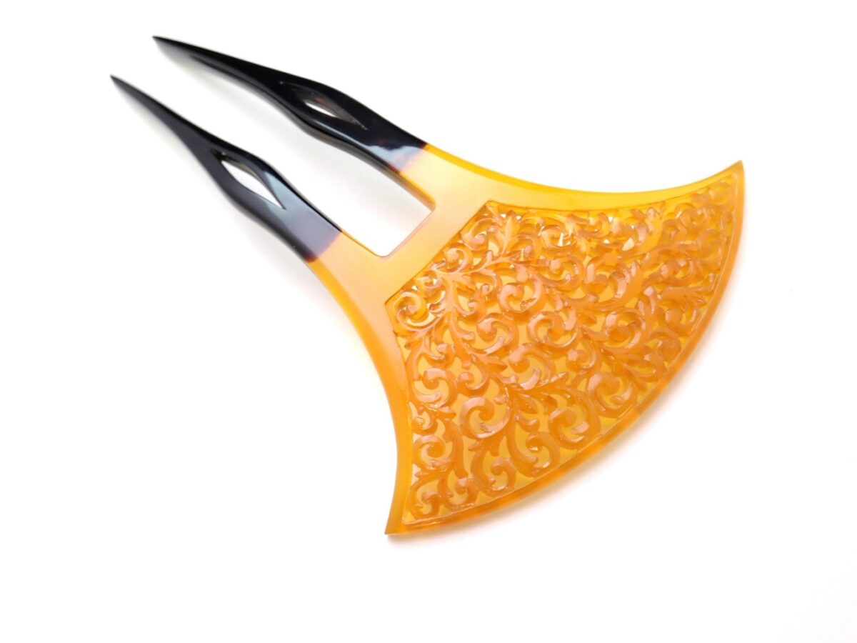 白べっ甲唐草彫りかんざし｜結婚式、黒留袖から普段着までお勧め