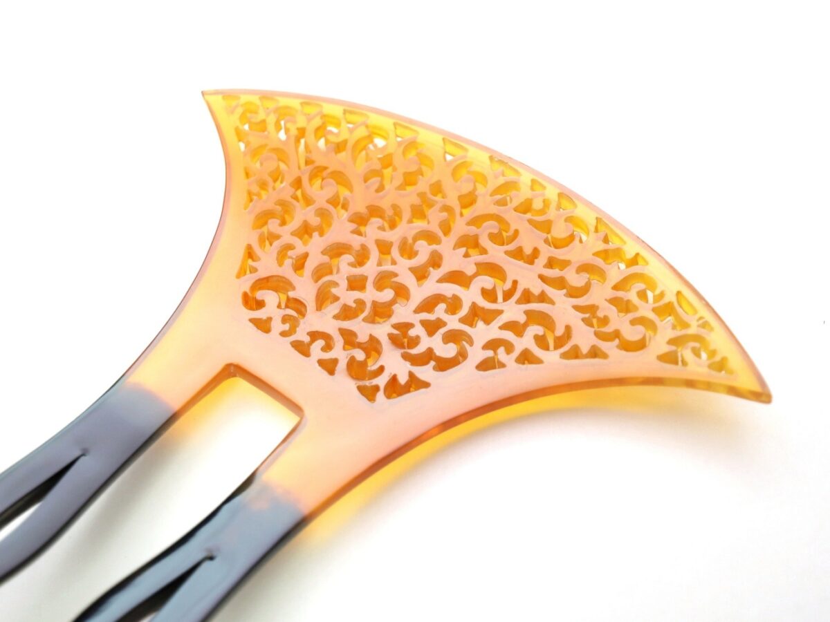 白べっ甲唐草彫りかんざし｜結婚式、黒留袖から普段着までお勧め