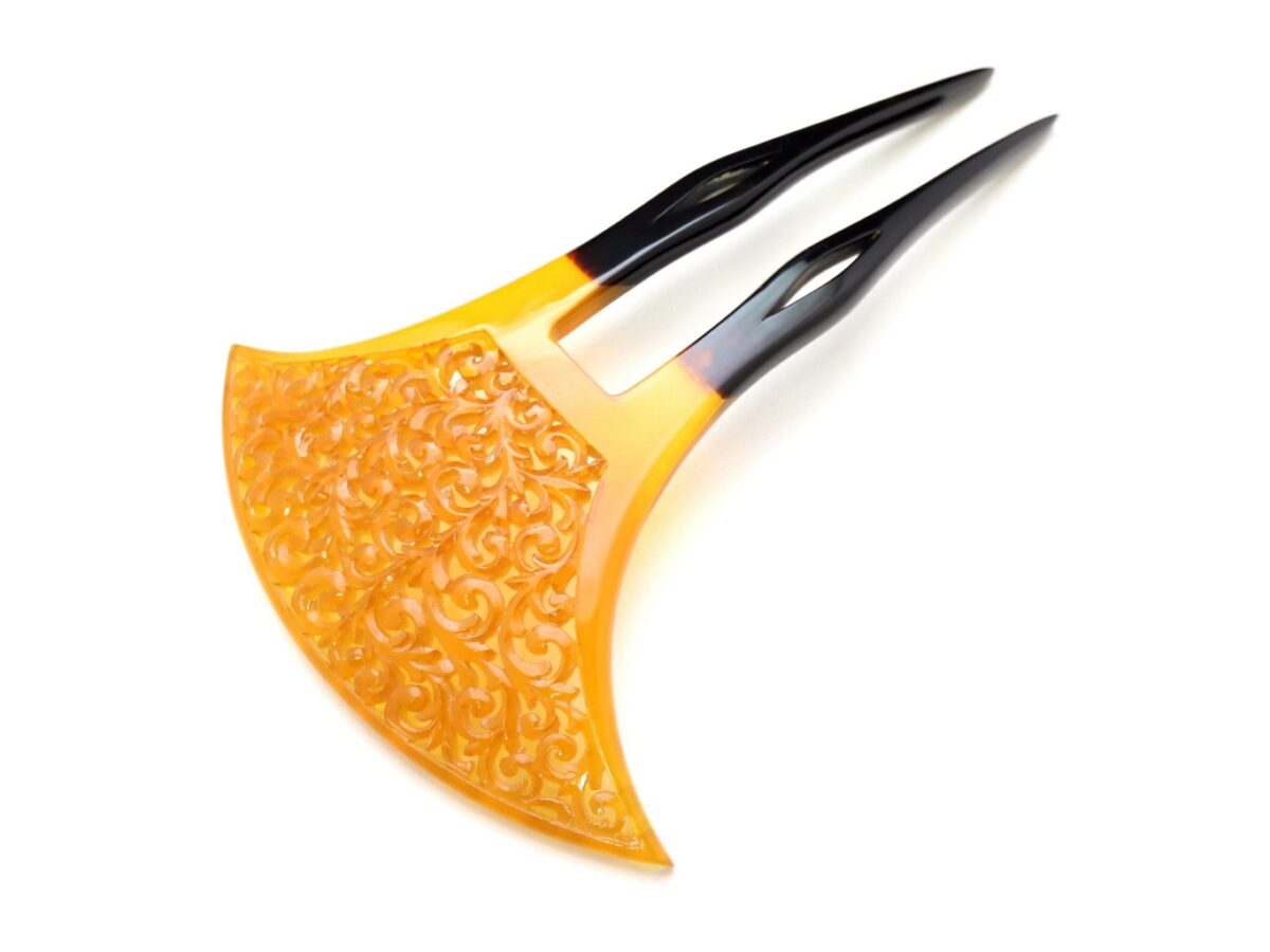 白べっ甲唐草彫りかんざし|結婚式、黒留袖から普段着までお勧め