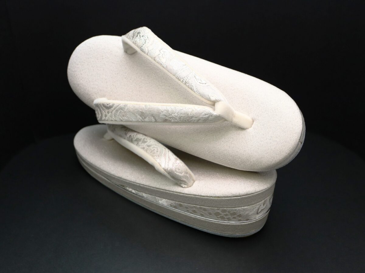 正絹和装バッグ草履セット2025｜結婚披露宴、留袖などお勧め｜服部織物こはく錦狩猟文様