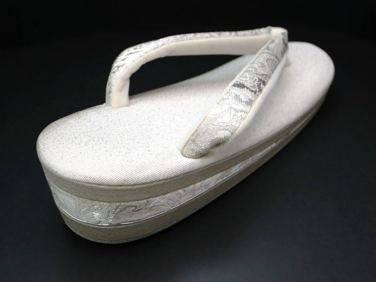 正絹和装バッグ草履セット2025｜結婚披露宴、留袖などお勧め｜服部織物こはく錦狩猟文様