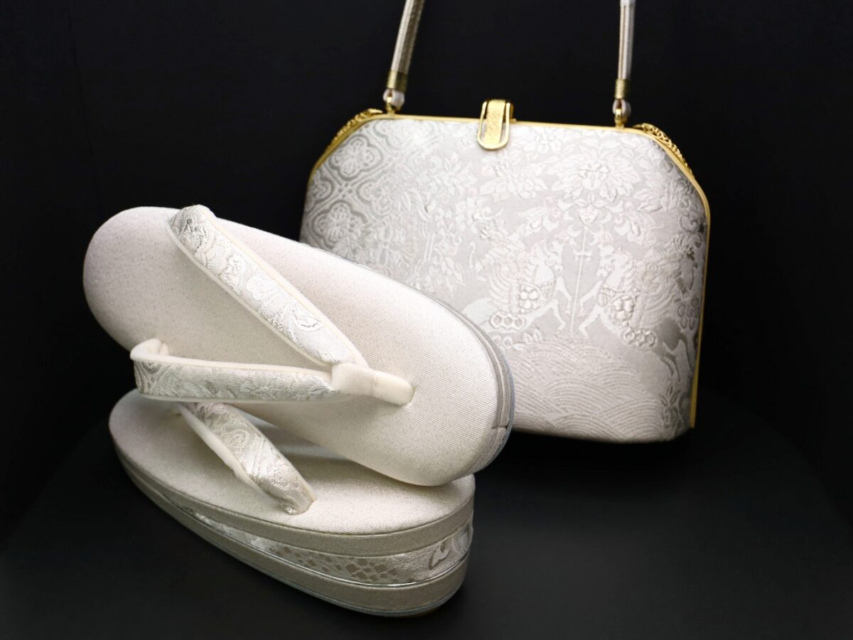 正絹和装バッグ草履セット2025|結婚披露宴、留袖などお勧め|服部織物こはく錦狩猟文様