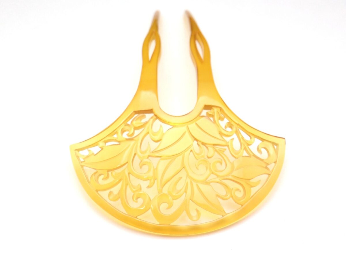 贅沢な総白べっ甲洋唐草彫りかんざし｜準礼装から普段の外出着まで