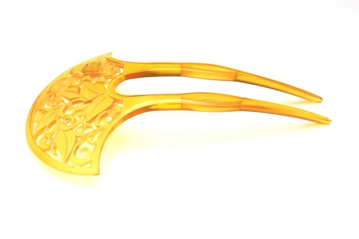 贅沢な総白べっ甲洋唐草彫りかんざし｜準礼装から普段の外出着まで