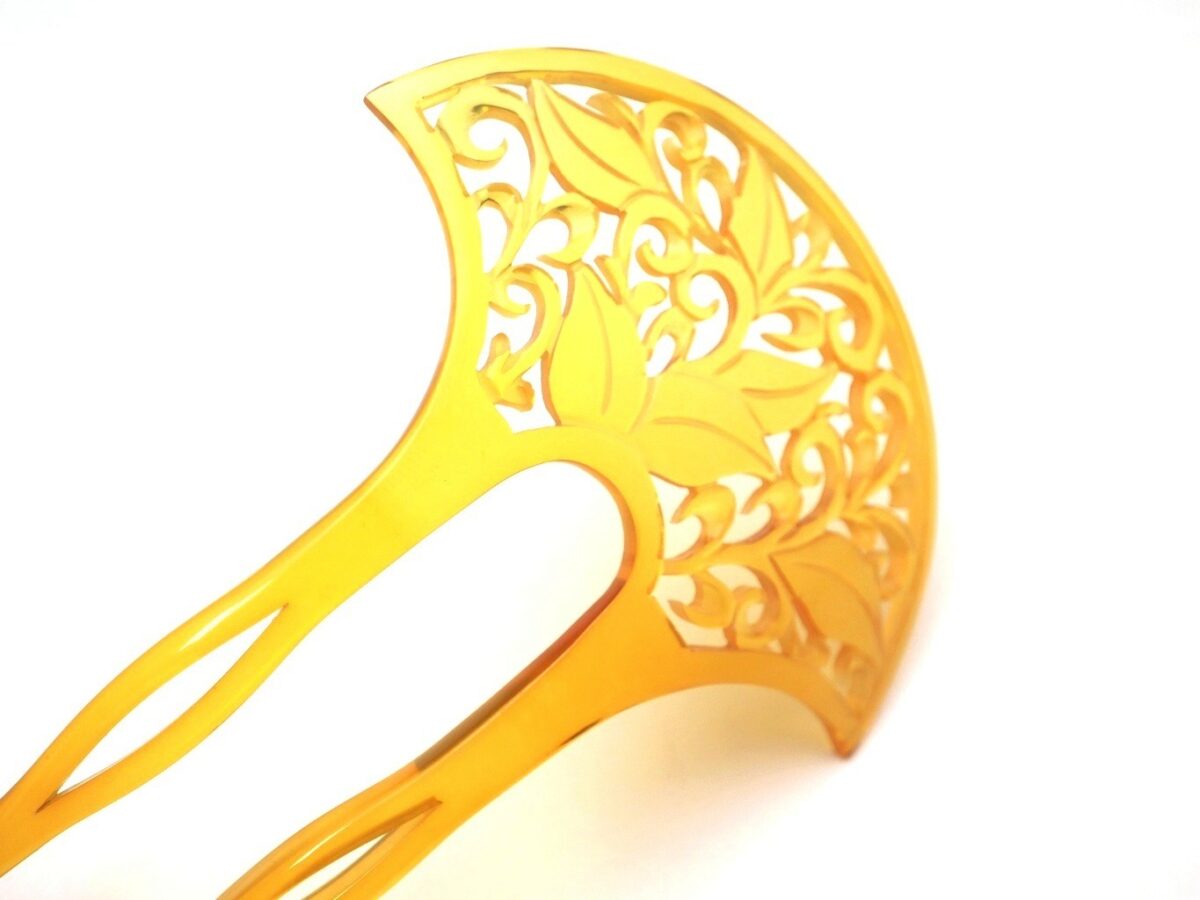 贅沢な総白べっ甲洋唐草彫りかんざし｜準礼装から普段の外出着まで