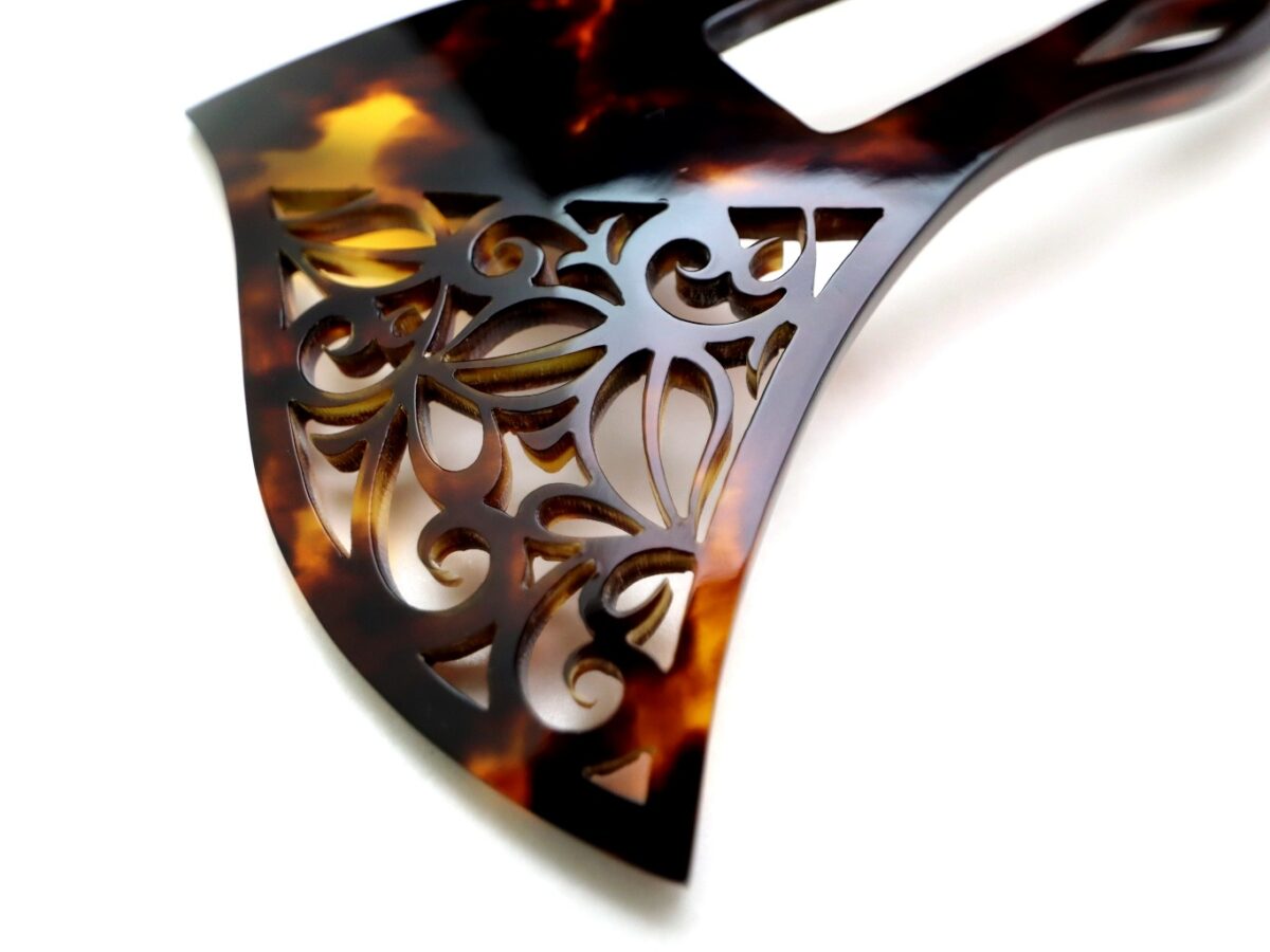 べっ甲唐草文様透かし彫りかんざし2026・２種｜子孫繁栄、長寿