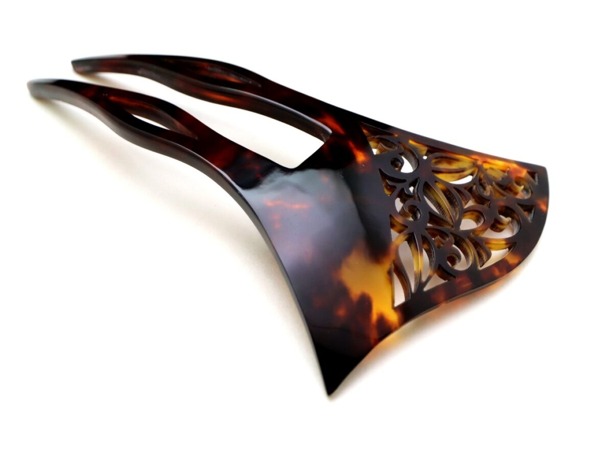 べっ甲唐草文様透かし彫りかんざし2026・２種｜子孫繁栄、長寿