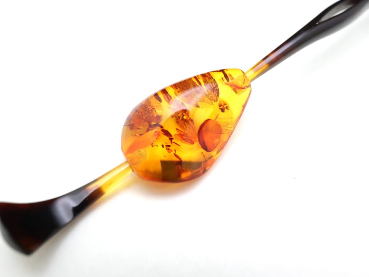 べっ甲バルティックアンバー一本挿し2026｜天然琥珀の煌めき