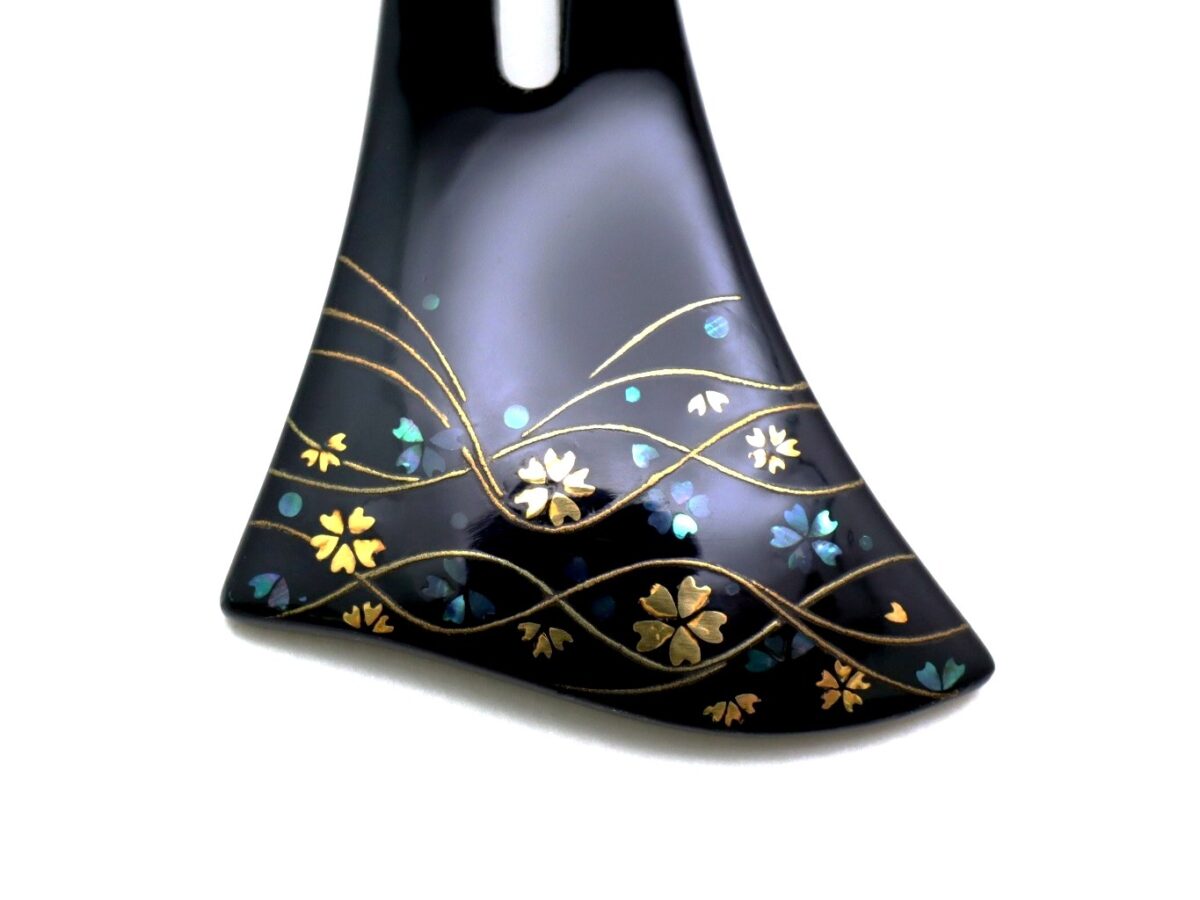 春の夜空に舞う桜のかんざし｜木製漆桜螺鈿金蒔絵かんざし2026