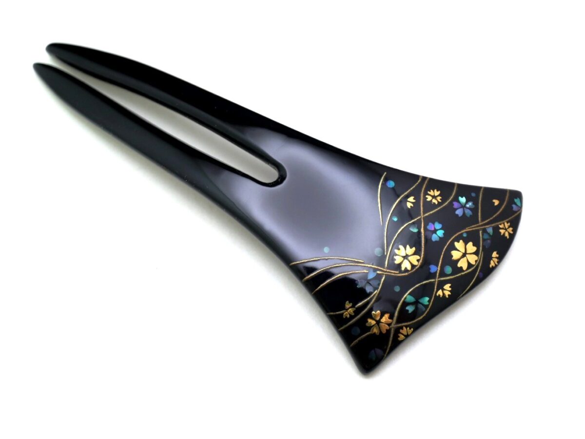 春の夜空に舞う桜のかんざし｜木製漆桜螺鈿金蒔絵かんざし2026