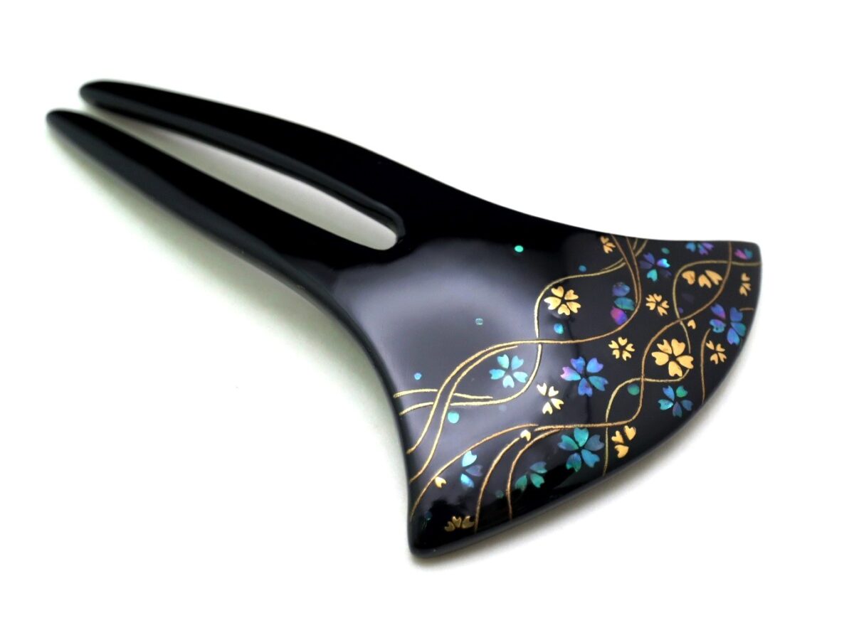 春の夜空に舞う桜のかんざし｜木製漆桜螺鈿金蒔絵かんざし2026