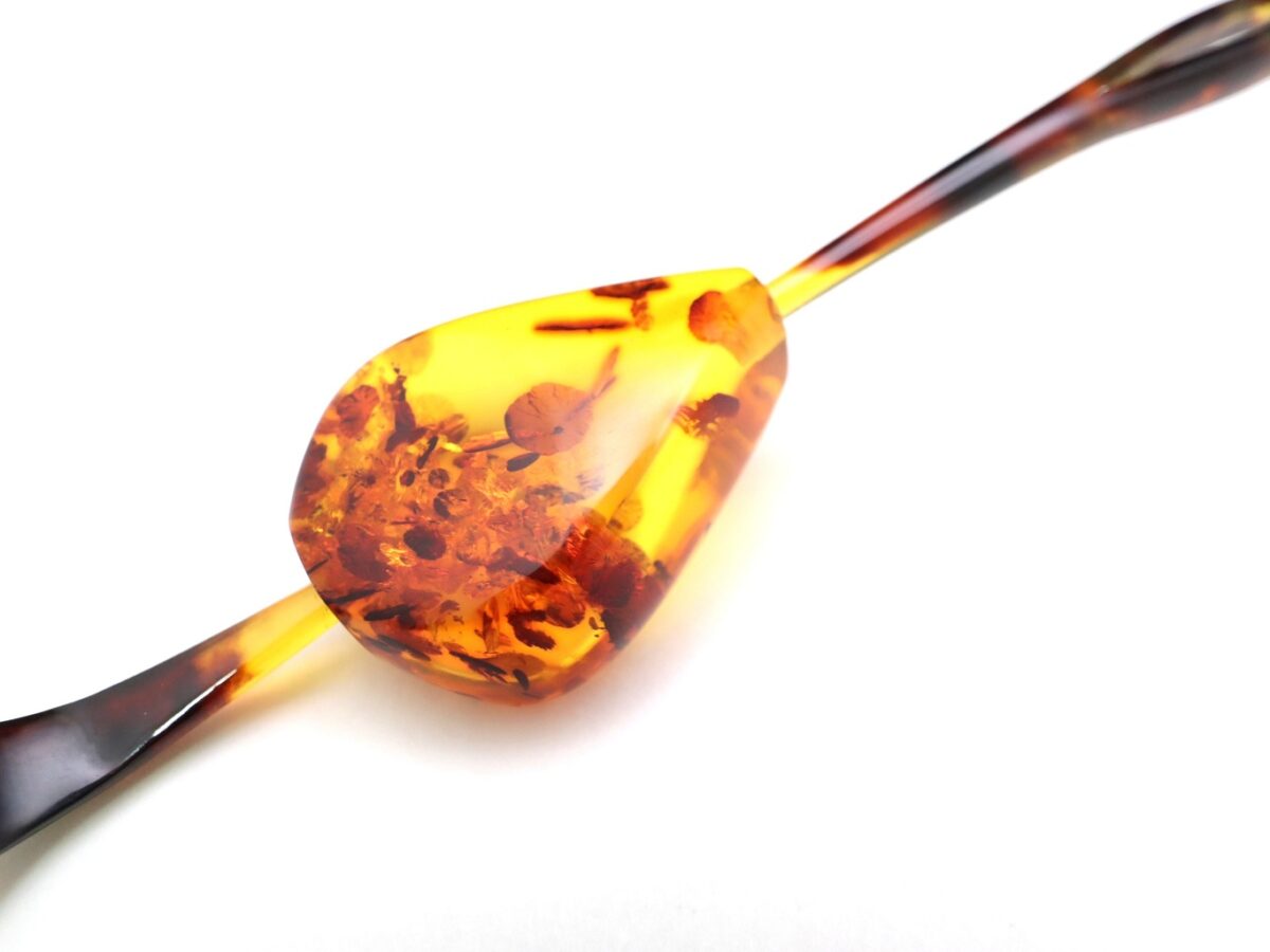べっ甲バルティックアンバー一本挿し2026｜天然琥珀の煌めき