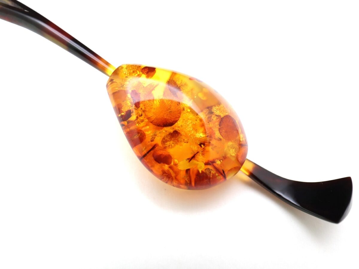 べっ甲バルティックアンバー一本挿し2026｜天然琥珀の煌めき