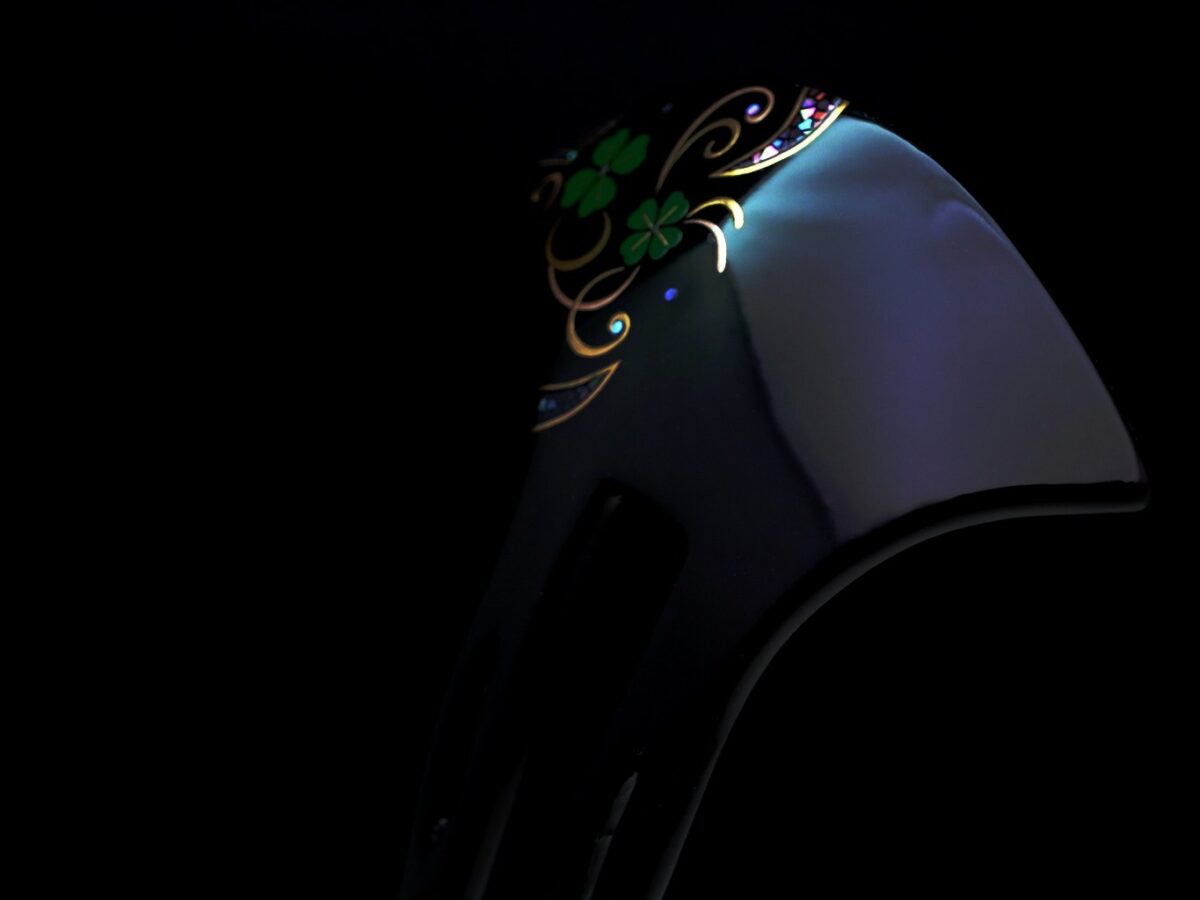 幸運の四つ葉のクローバーかんざし｜木製漆螺鈿金蒔絵かんざし