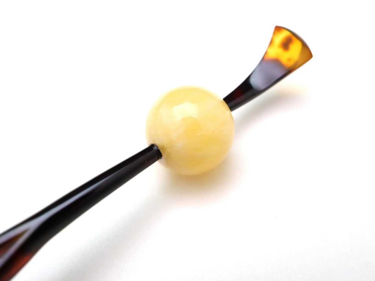 べっ甲カービング玉かんざし｜バルティックアンバー、アラゴライト