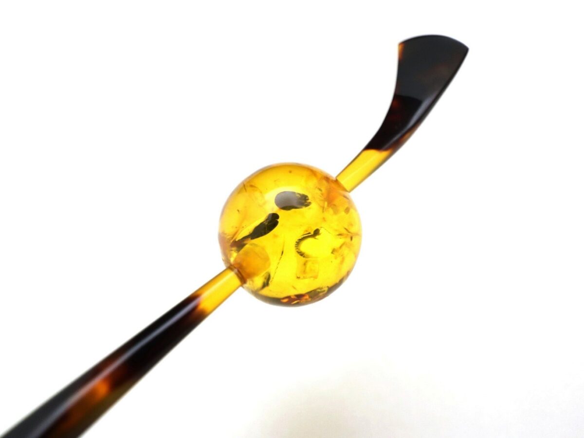 べっ甲カービング玉かんざし｜バルティックアンバー、アラゴライト