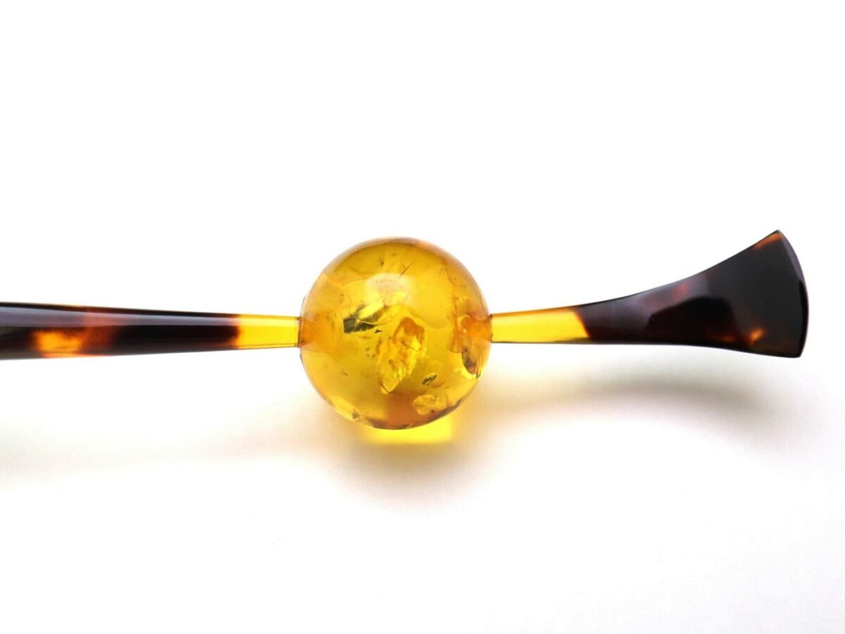 べっ甲カービング玉かんざし｜バルティックアンバー、アラゴライト