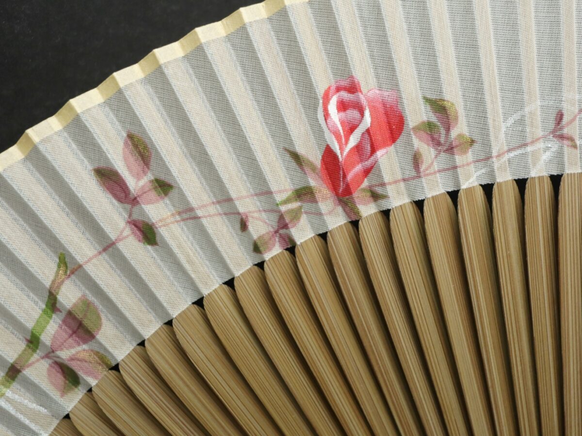 扇子セット｜婦人用2026・３種｜日本製絹の扇面に手描きの花々、贅沢な六十間短地扇子