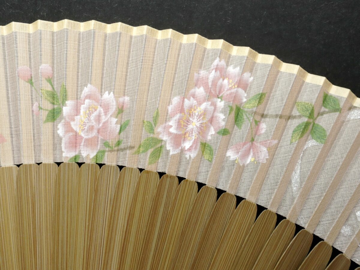 扇子セット｜婦人用2026・３種｜日本製絹の扇面に手描きの花々、贅沢な六十間短地扇子