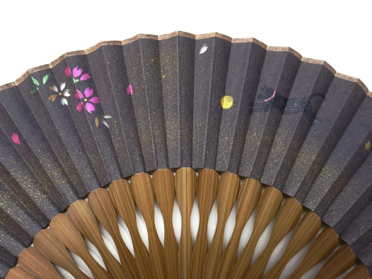 扇子｜可愛らしい婦人用羽二重扇子2026｜桜の花びら、毛玉で遊ぶ猫、蓮の花と葉っぱ
