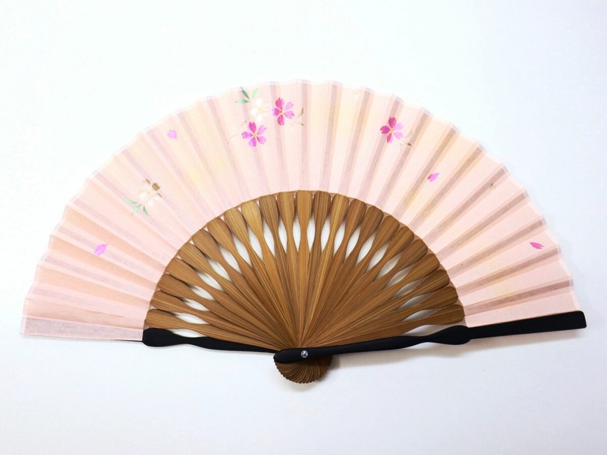 扇子｜可愛らしい婦人用羽二重扇子2026｜桜の花びら、毛玉で遊ぶ猫、蓮の花と葉っぱ