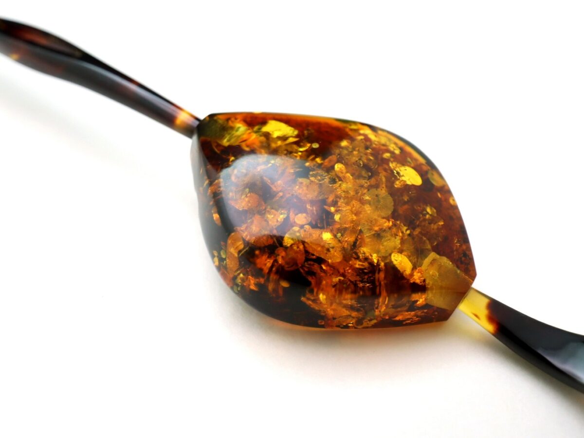 べっ甲バルティックアンバー一本挿し2026・3｜草木染天然琥珀