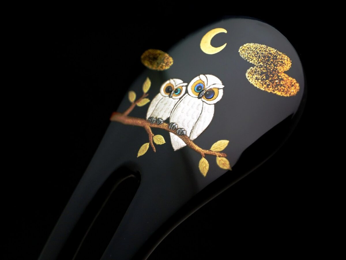 月夜に寄り添う夫婦ふくろう｜木製漆梟金蒔絵かんざし2026