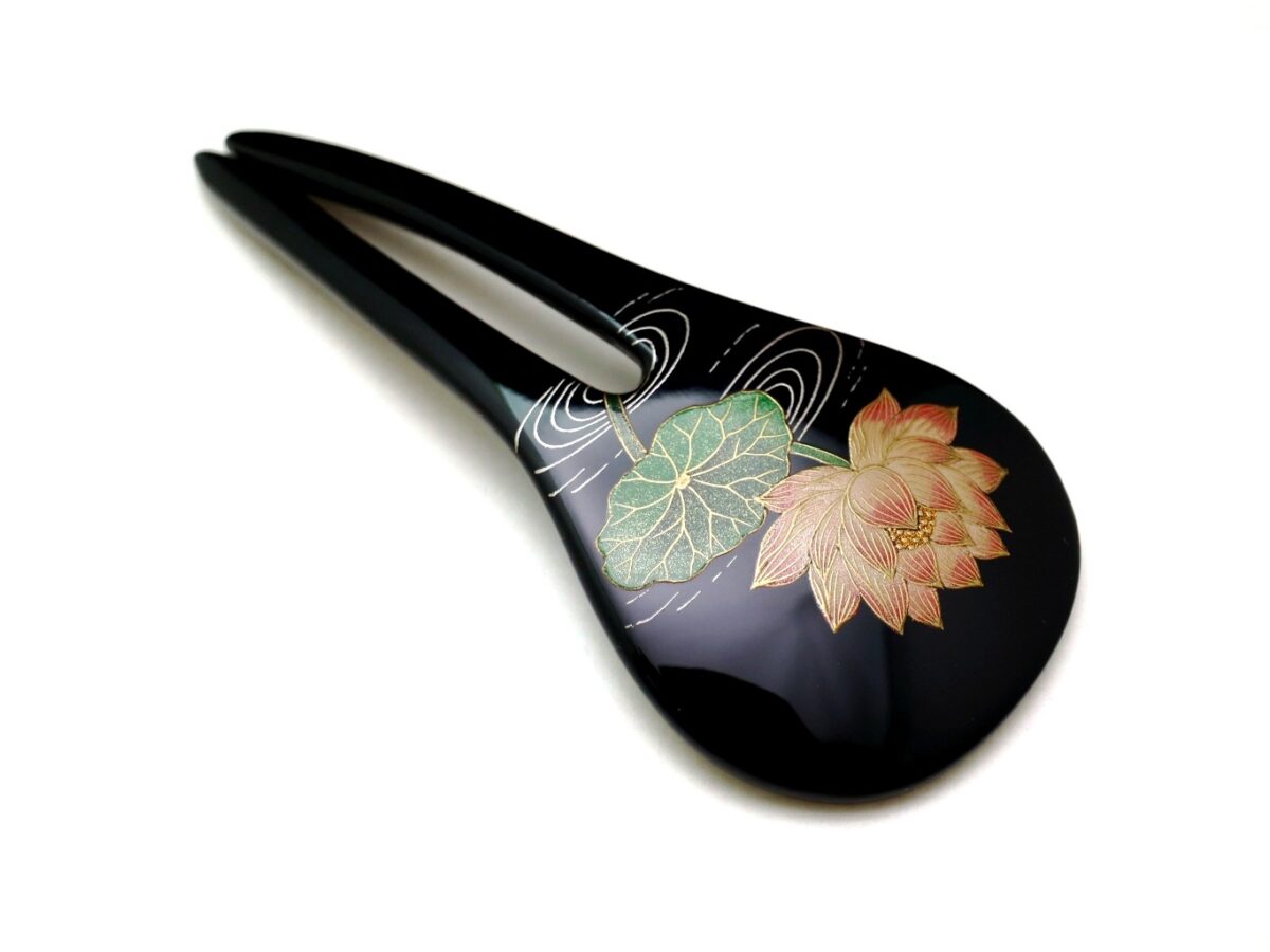 泥中から清らかに咲く蓮の花|木製漆蓮花金蒔絵簪