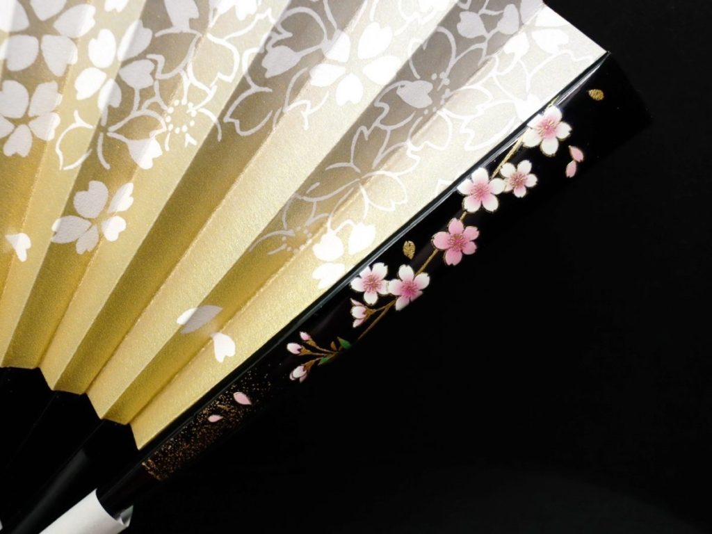 祝儀扇子｜振袖用の祝儀扇子2023・２種｜桜柄と牡丹柄の寿恵廣｜成人式、結婚式はじめ各種慶事、式典に。