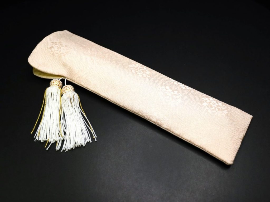 白檀象牙扇子（６寸５分）2023-5｜希少な白檀×透かし彫り象牙親骨+西陣織携帯ケース